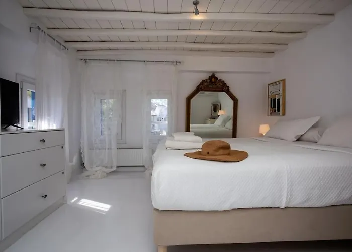 Mykonian Style W Shared Pool 8 & 9