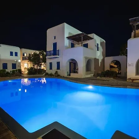 Mykonian Style W Shared Pool 8 & 9